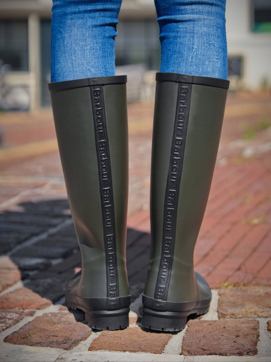 Cutting the week in half again today with close-up pics of the Barbour 'Abbey' boots. 🔍📸

#Barbour #Abbey #Wellies #Boots #Wellingtonboots #Gummistiefel #Bottescaoutchouc #Awesome #Stunning #Stylish #BeSeen #Standout #DareToBeDifferent