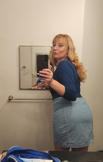 Happy Hump day everyone!!! I have a few more slots to fill while I&#039;m in Vegas July 30-Aug 3. Contact<a href="/tag/allnatural"class="tags"><span>&#35;allnatural</span></a><a href="/tag/milf"class="tags"><span>&#35;milf</span></a>