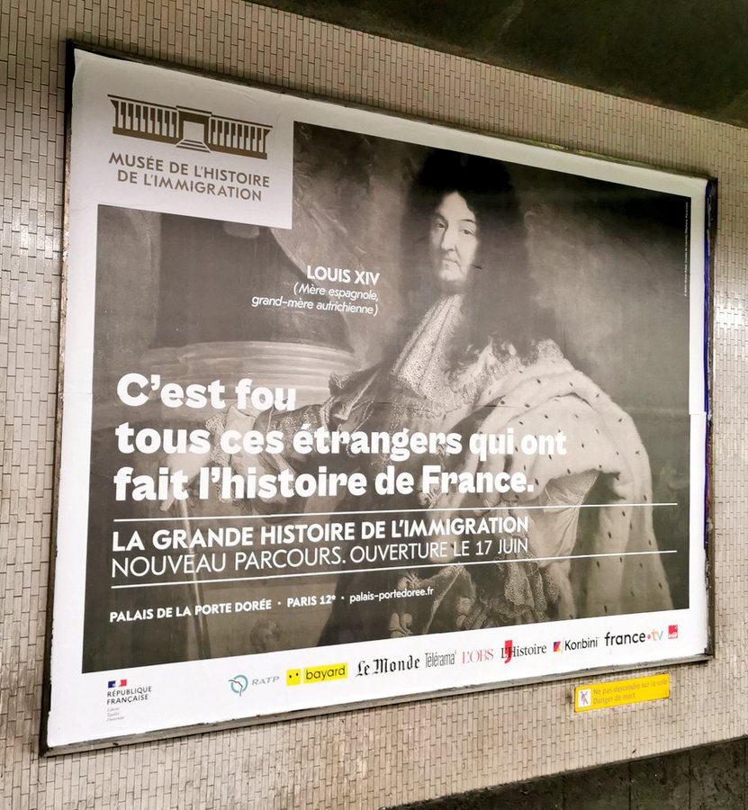 Bonjour @RimaAbdulMalak , pourriez-vous intervenir, cette campagne d'affichage d'une inculture crasse, mélangeant mariages princiers des cours européennes et immigration, fait honte de la part d'un 'Musée'. #NosImpots , #PPDorée , merci