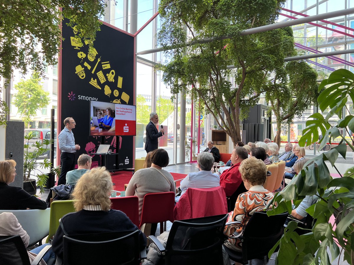 sskduesseldorf's tweet photo. ❗️ Online-Banking Seminar für die Generation 60plus 🖥️
▶️ Wir bieten am 21. Juni in unserem #smoney hub an der Berliner Allee ein kostenloses Seminar an, indem wir interessierten Kund:innen das Einmaleins des #OnlineBanking zeigen.
👉 Anmeldung unter: https://t.co/ldxIknAAwV https://t.co/HA2pllcW3H
