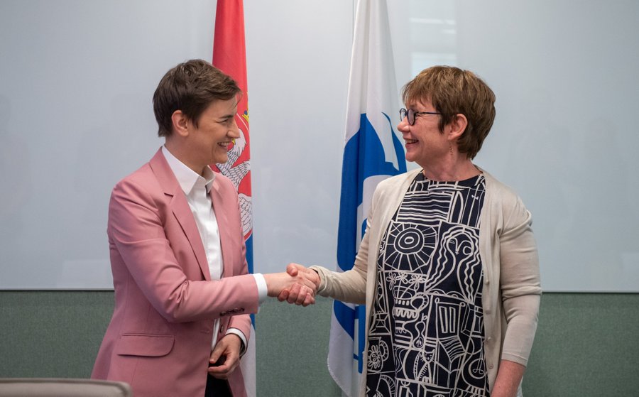 Today #Serbia launched its first #renewable auction for 450MW of wind and solar PV, first announced y'day at <a href="/EBRD/">The EBRD</a> HQ after mtg of <a href="/anabrnabic/">Ana Brnabic</a> and <a href="/OdileRenaud/">Odile Renaud-Basso</a>. Prepared with EBRD and Switzerland (SECO) support. <a href="/EBRDgreen/">EBRD Green</a>