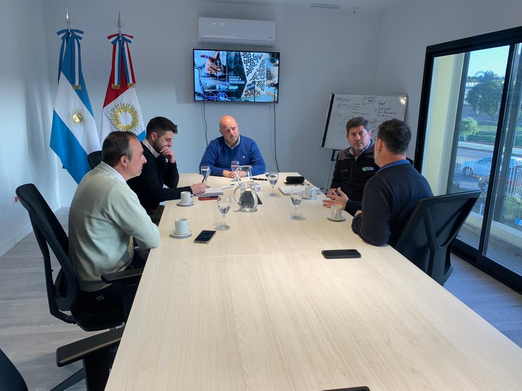 poldc's tweet photo. Nos reunimos con el presidente de @CIPAGCba, Iván Bettini, y con el director de COMAG 23, Adrián Mancini, con el objetivo de trabajar colaborativamente en los contenidos vinculados a #NuevasTecnologías, https://t.co/a8IxhhcpdV