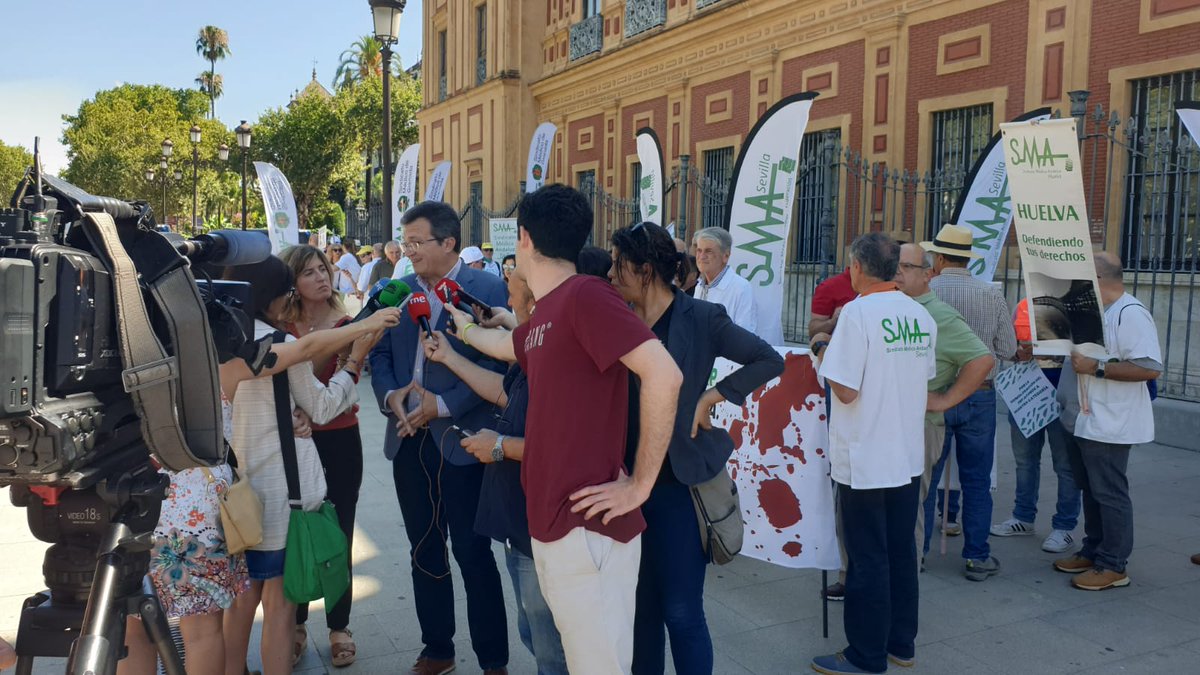 sindicatomedsev's tweet photo. 📢📢 Nos concentramos este #14J ante el maltrato de la Administración al colectivo médico.  

#SalvemosNuestraAtenciónPrimaria https://t.co/c1Mqg3q8Du