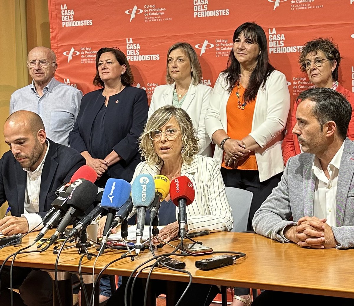 esquerratortosa's tweet photo. ✍🏼Alguns dels eixos de l’acció de Govern:
▫️Enfortir les polítiques socials i posar a les persones al centre
▫️Impuls de polítiques efectives en habitatge social i per a joves
 ▫️Solucionar els problemes d’estacionament 
▫️Catapultar la capitalitat de Tortosa
▫️Millorar la neteja https://t.co/Oi4oOW2OLb