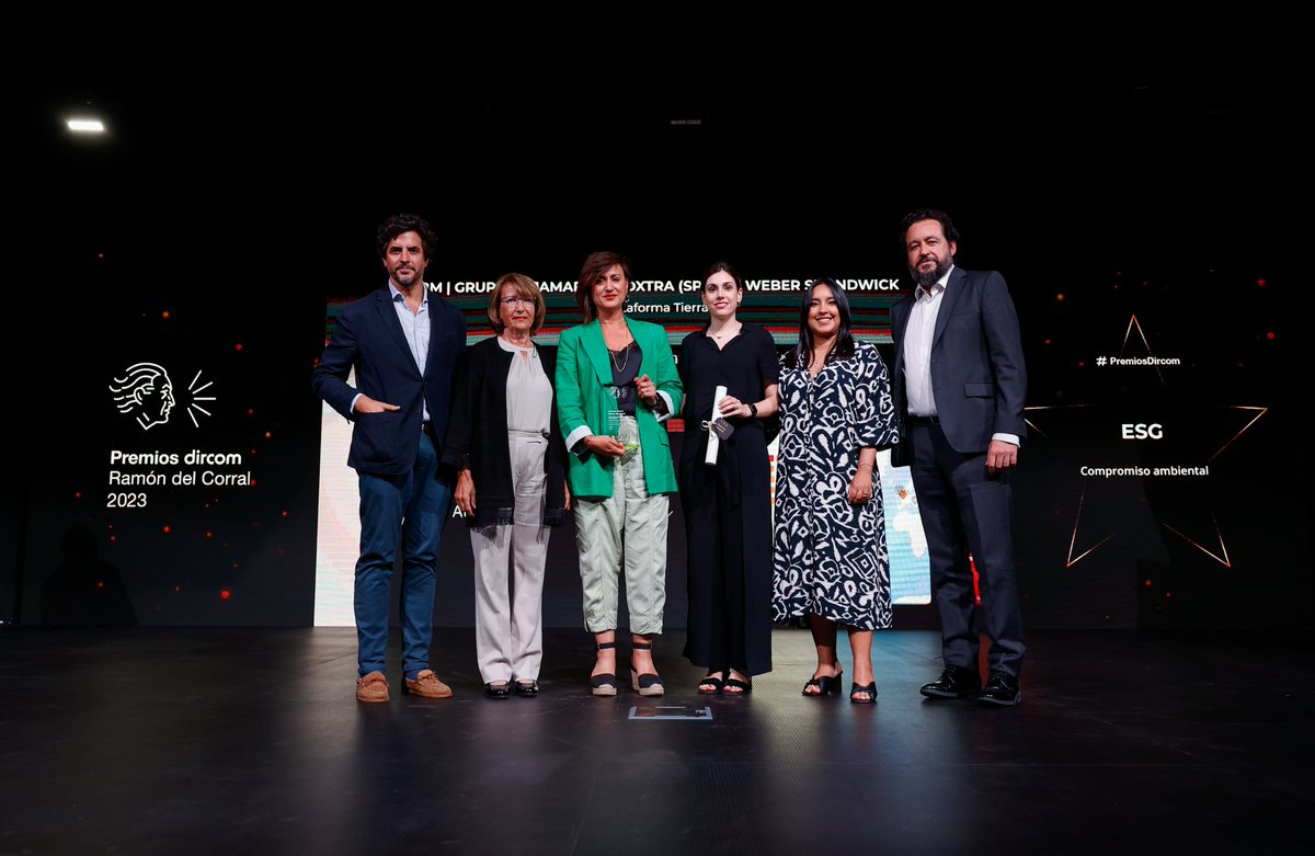 WS_Spain's tweet photo. Ayer fuimos galardonados, junto a @IBM_ES , por la campaña Plataforma Tierra en los Premios @dircom_spain Ramón del Corral 2023 🏆

¡Enhorabuena a todo el equipo por este reconocimiento al compromiso ambiental! 👏 https://t.co/LjfKgYGEpb