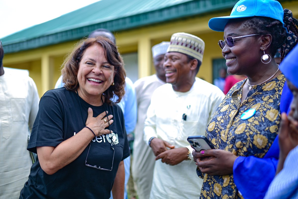 Ensuring children's right to education means providing them with tools for up-to-date and quality learning, keeping them on par with peers. Today at Zarumai Model School in Minna, Niger State, North Central🇳🇬 <a href="/C_Munduate/">Cristian Munduate</a> witnessed this firsthand. #NigeriaLearningPassport🌍📚