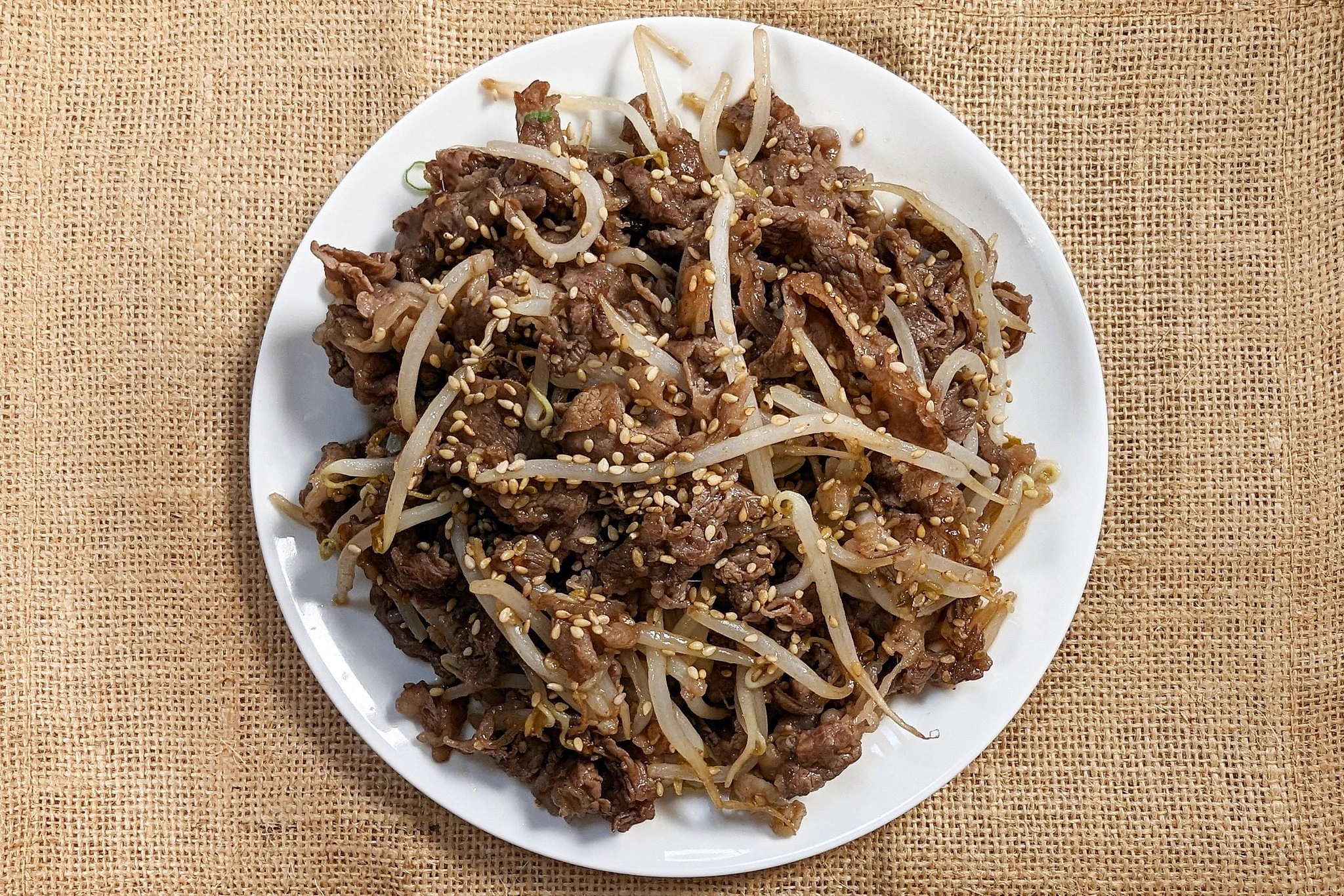 あの「カンタン酢」を使ったやみつきレシピ。忙しくてもパッと作れる「旨辛牛もやし炒め」。