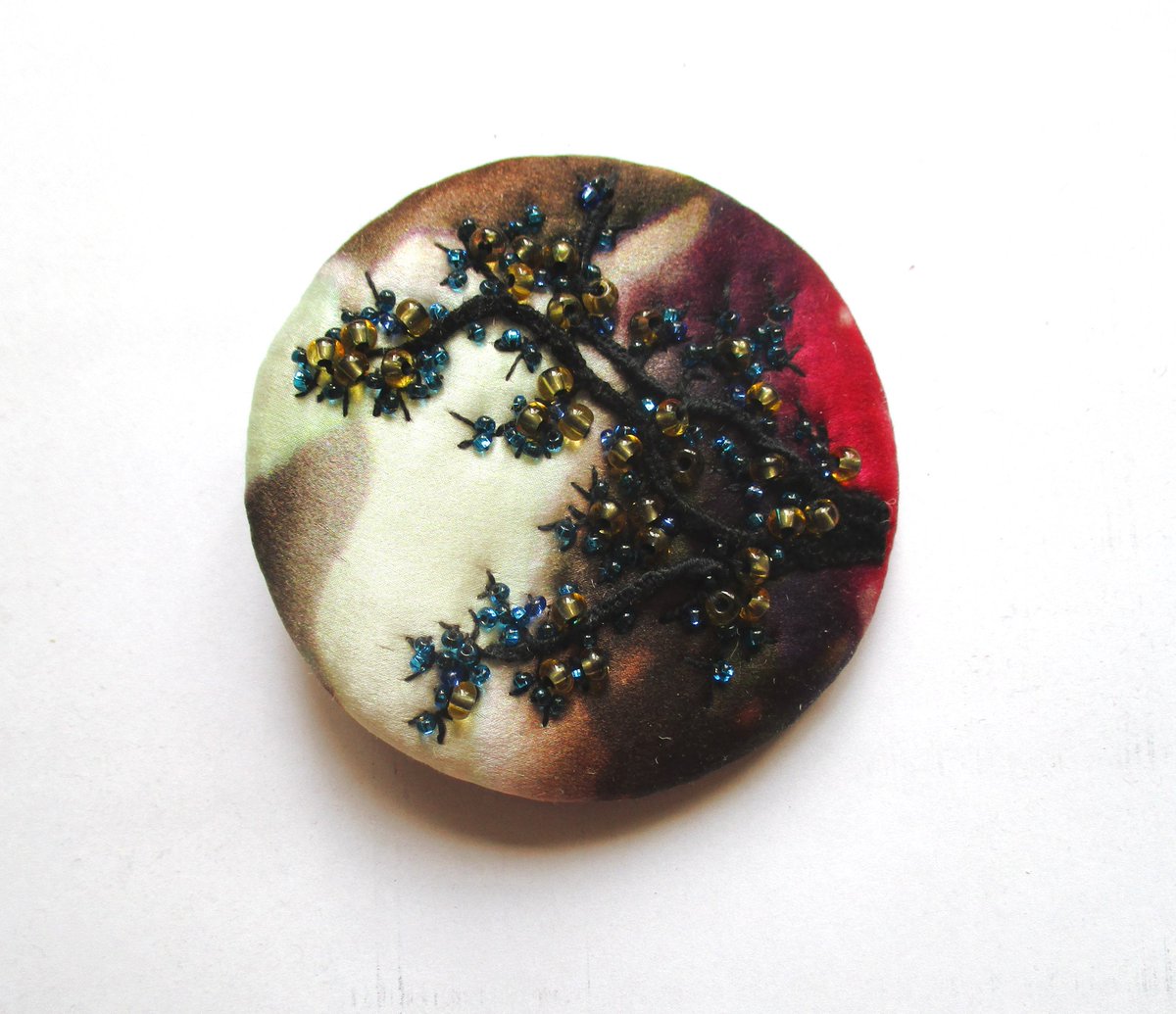 textile_cuisine's tweet photo. Excited to share the latest addition to my #etsy shop: Beaded Tree in blue, brown and magenta - unique textile embroidered brooch https://t.co/B7dU2cZst1 #brown #birthday #christmas #plantstrees #blue #women #glass #bohohippie https://t.co/eAYpFYr3XO