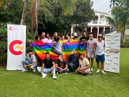 AECID_es's tweet photo. #MesDelOrgullo 🏳️‍🌈 En @AECIDRD🇩🇴 trabajamos estrechamente🤝 con las ONGD #PROACTIVIDAD y #REVASA para visibilizar la realidad y los problemas asociados a la discriminación por orientación sexual e identidad de género de la población #LGTBIQ #AECIDIgualdad https://t.co/jYo9EAalRU