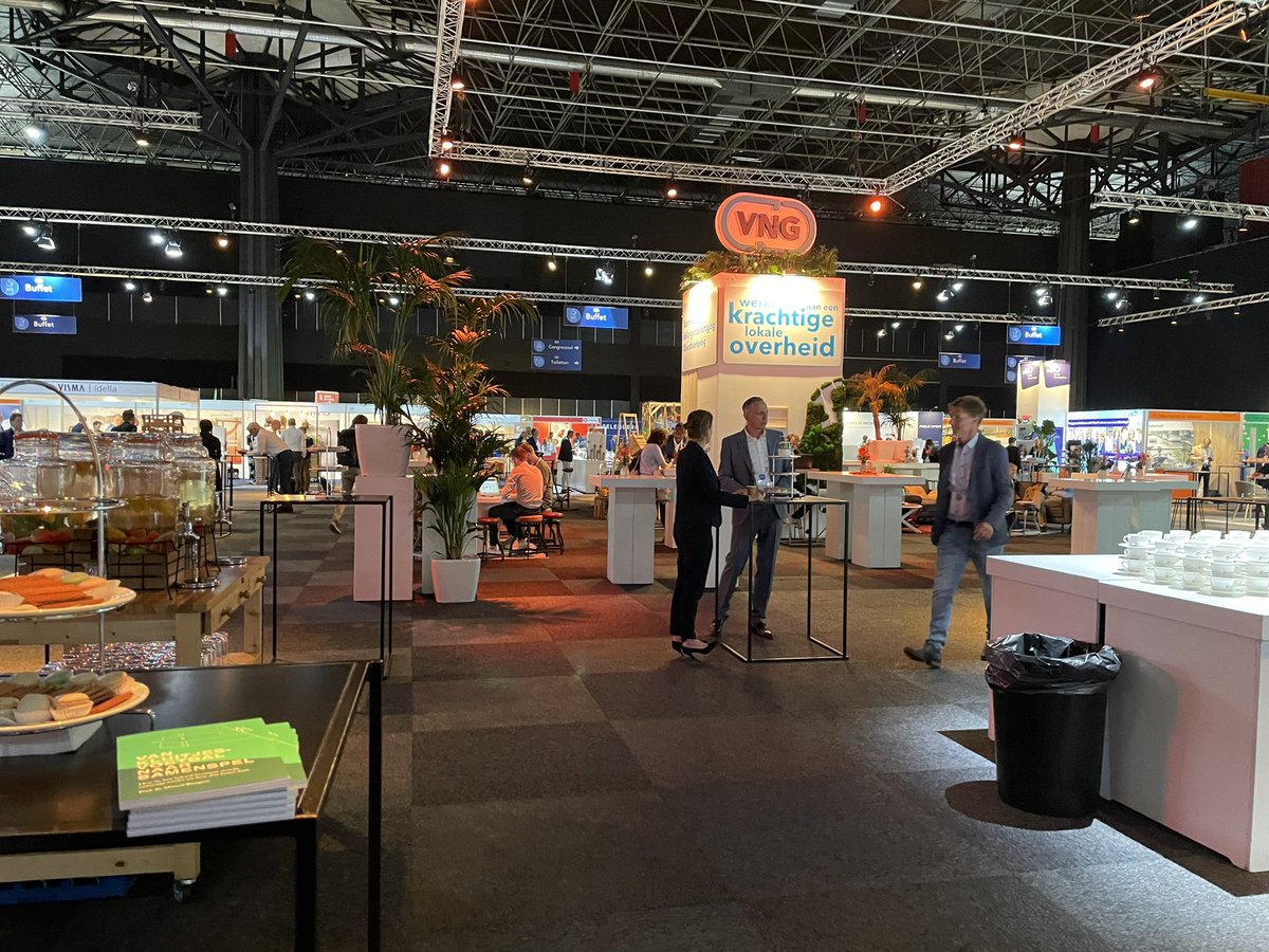Rob_Duiven's tweet photo. In Groningen op de algemene ledenvergadering van de VNG om namens het actiecomité Raden @in_verzet  steun uit te spreken alle voorstellen die een solide, stabiele en duurzame financiële positie van de gemeenten oplevert. https://t.co/ahS1II7N8j
