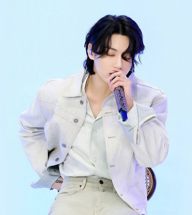 Korean Music Critic Kim Youngdae to Jungkook:  “I had the opportunity to listen to the songs that fortunately will be released. In the case of Jungkook, I think his voice tone is the most trendy among the BTS members and will fit well with the top 40 hit songs in the United