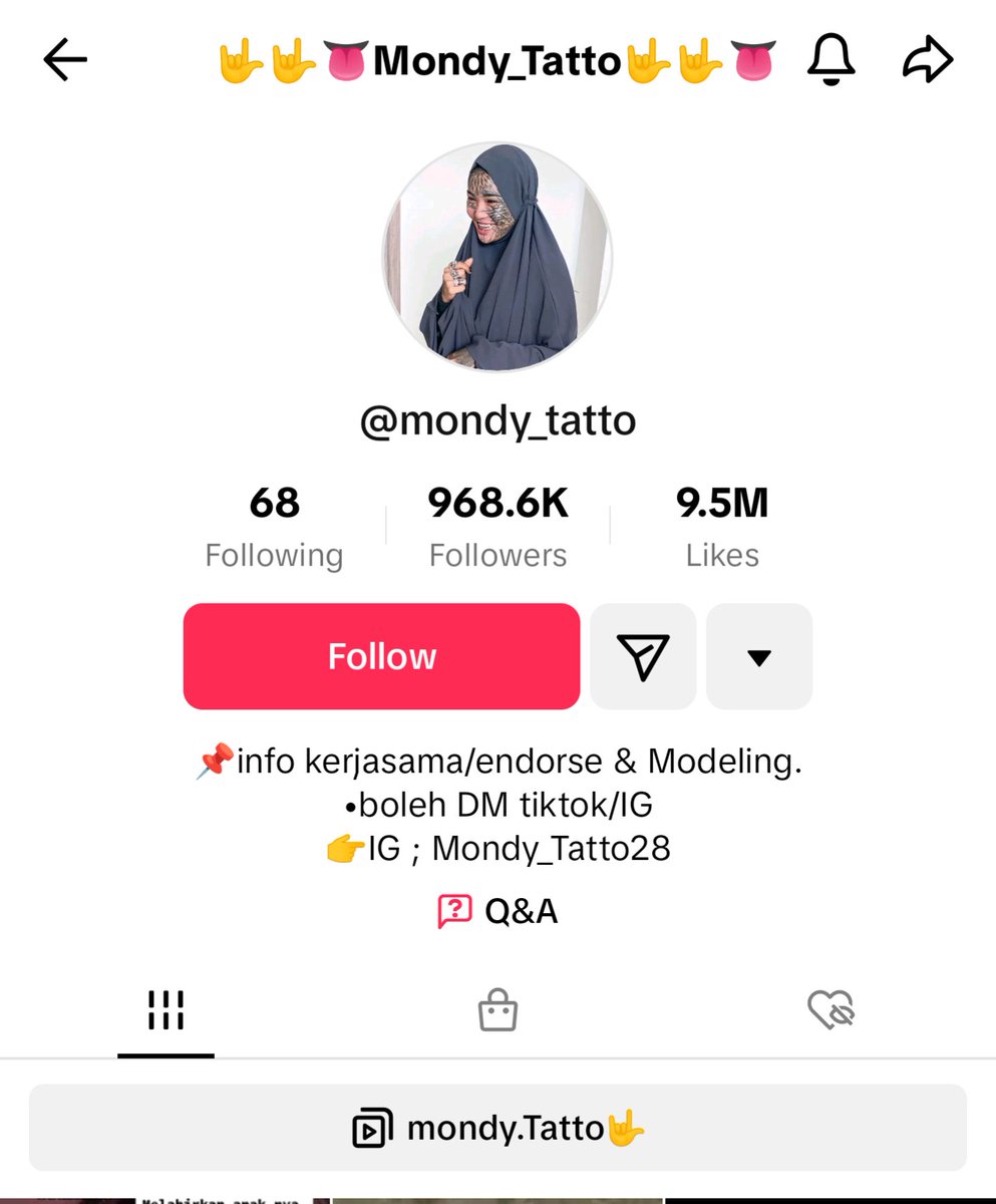ZacZakirin13's tweet image. Dekat TikTok dia ni banyak content si Mondy. Tak ada pula dia post video tidur atas kotak depan pagar. 

😭😭😭😭😭