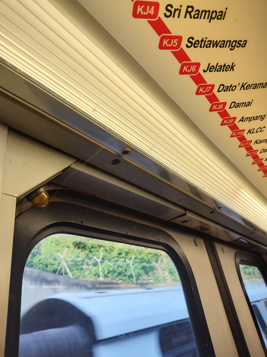 a_farisalias's tweet photo. @askrapidkl tren lrt 147 bersawang https://t.co/TkHx7xQGdi