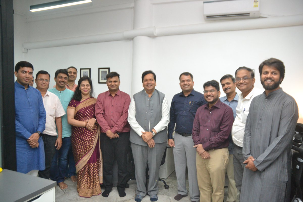 “We are happy to share that Honourable Cabinet Minister & Founder of Lodha Group Shri Mangal Prabhat Lodha ji graced at our new office and motivated our complete team. #FinancialPlanning #InvestmentStrategy #FinancialAdvice #FinancialGoals
@CAPratikKarpe
@JyotirgamayS
@MPLodha