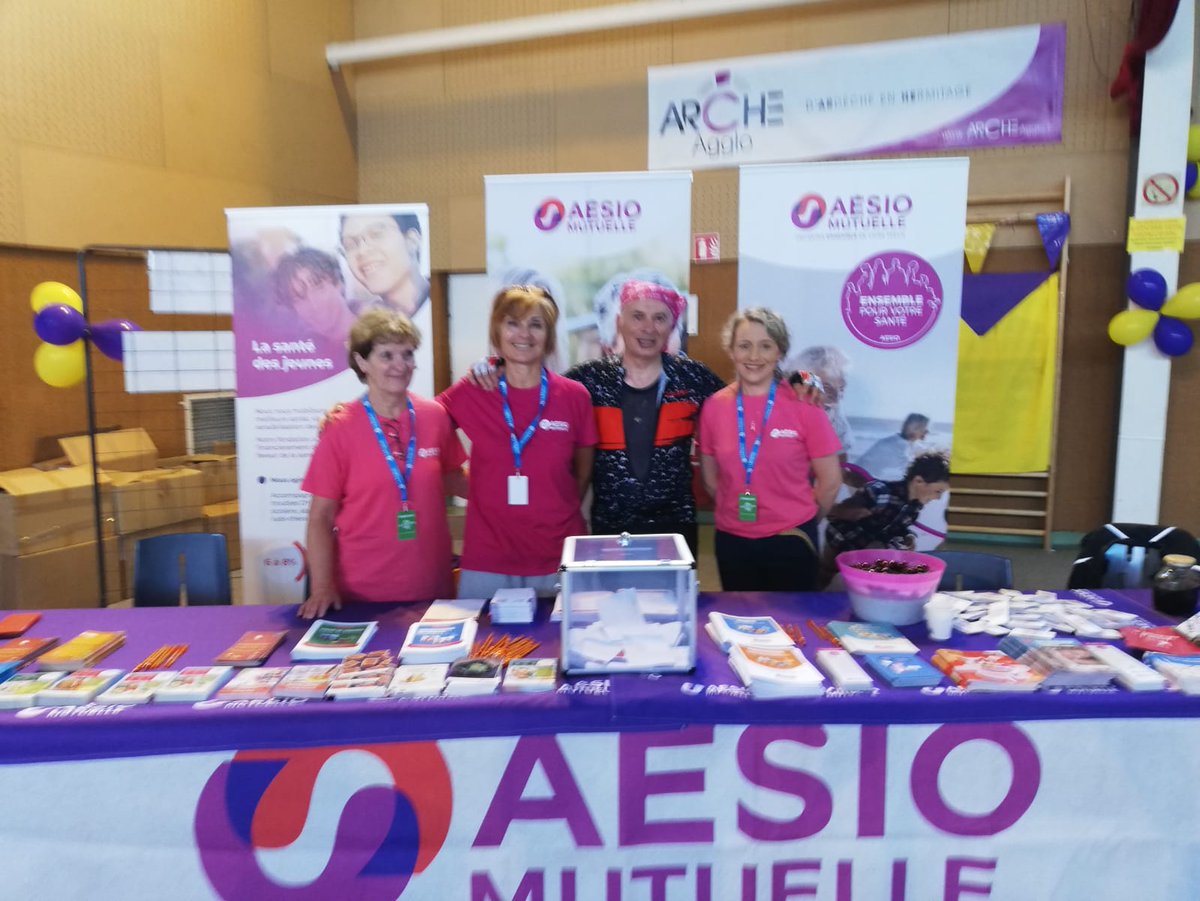 Nous sommes présents sur l'Ardechoise.
Notre président <a href="/JlPinede/">Pinede Jean Luc</a> est venu nous faire un coucou...en vélo...
<a href="/AesioMutuelle/">AÉSIO mutuelle</a>