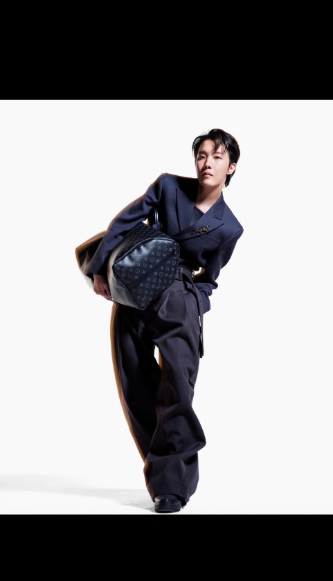 PaceArmy's tweet photo. Can I shop him too ? https://t.co/Yk0LvjJJGk