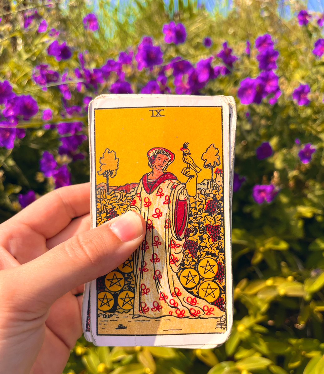 GuidanceAbove's tweet photo. 📩 ♡ The Message Of The Day - 888 “Your spirit animals, this divine Goddess who is your Ancestor comes baring gifts as she does not visit you empty handed as you’re assured success. Trust success is yours as prosperity is heading your way. Abundance is about to find you.” https://t.co/5t3lrXeKsX