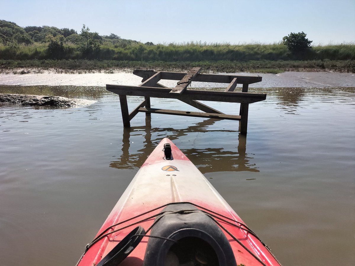 A beautiful day for a paddle with Liz towards the Hythe from Wivenhoe today, lots of polystyrene and a water supply tank removed from the River.
Also a large bit of staging  in the River causing a hazard, too big to move. 
RiverCare & BeachCare Keep Britain Tidy #plasticpollution