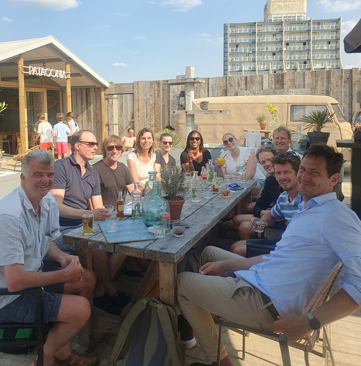 Bestuursvergadering NL Sporter in stijl! Onder het genot van een hapje en drankje ook een mooie locatie voor de  ALV van dit jaar. Het was vooral heel gezellig! 🌞
#oceanrace #theoceanrace #zeilevenement #meeting #instijl #scheveningen #alv #beachmeeting