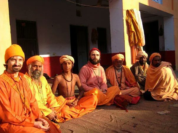 nathas_org's tweet photo. “... vairagya is unthinkable without social realization, because life itself is a mean for burning the vessel of the practitioner’s detachment, thus becoming ‘adhara’ for the development of this quality.” — Natha Yoga School https://t.co/jlqYuDWu5b 

#yoga #nathas #vairagya https://t.co/d9JE4J7BAZ