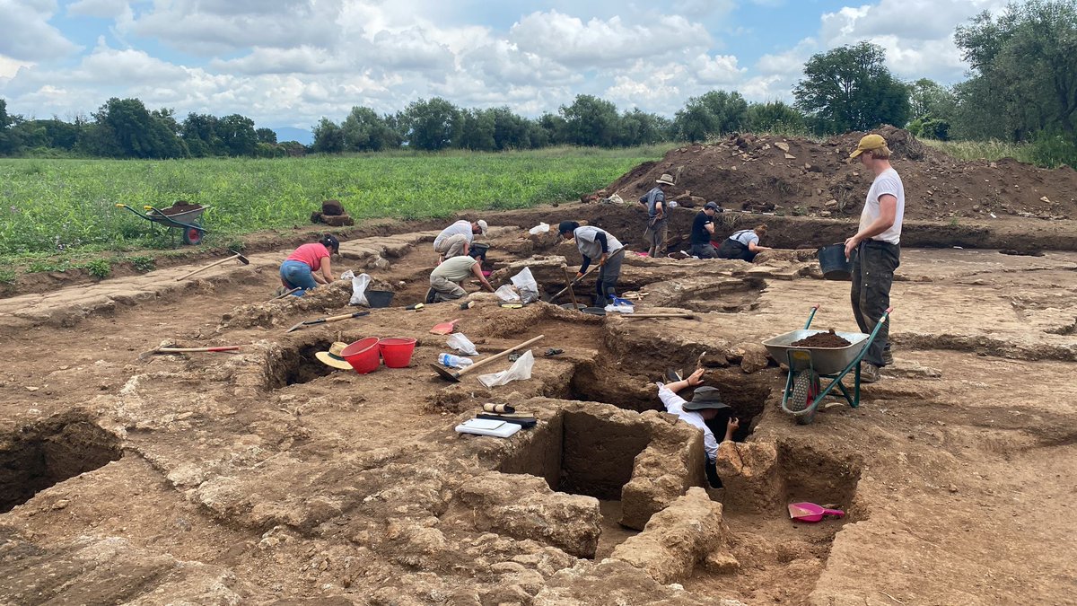 It's digging time in @FaleriiNovi 🤠🏺⚒️ #day17 #bsr #bsrome #bsrarchaeology #faleriinovi