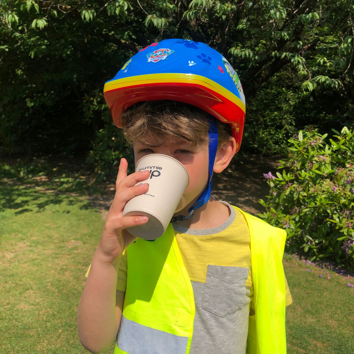 brummiecup's tweet photo. Use a brummie cup for any type of takeaway drink.

Don't think brummie cup is for tea, coffee, and hot chocolate only.

Ask for a brummie cup when ordering:

Iced teas and coffee 
Milkshake
Pop
Squash
Milk
Slush
Babyccino
Water

We can reduce disposable cup use in so many ways. https://t.co/v0Hzpr0QAT