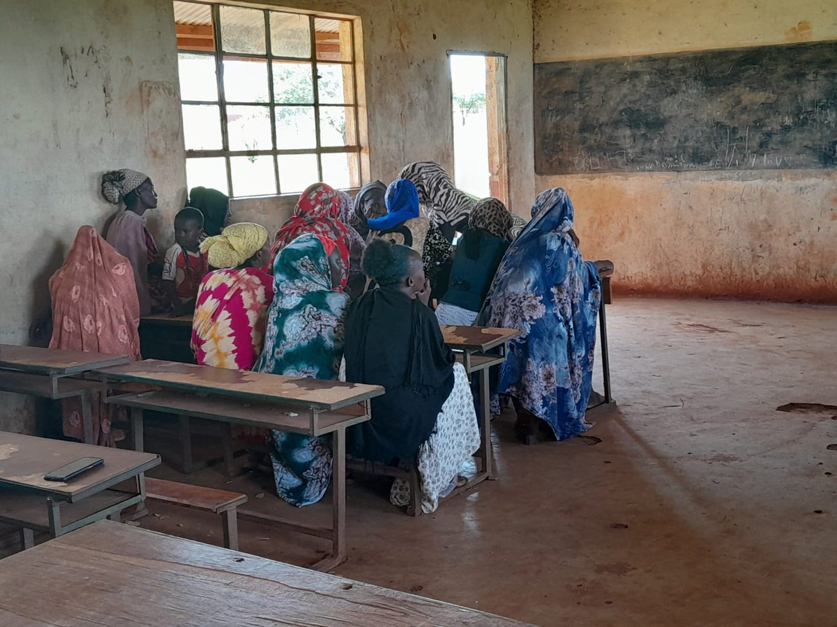 IfPC15's tweet photo. This morning in collaboration with @Kmet_Kenya we took #MenstrualHygiene awareness and #EndPeriodPoverty agenda to Leyai pry sch -Songa, among the target beneficiaries were teen mothers and girls out of school. 

With kind support from @UNFPAKen https://t.co/u2HOvnGXh1