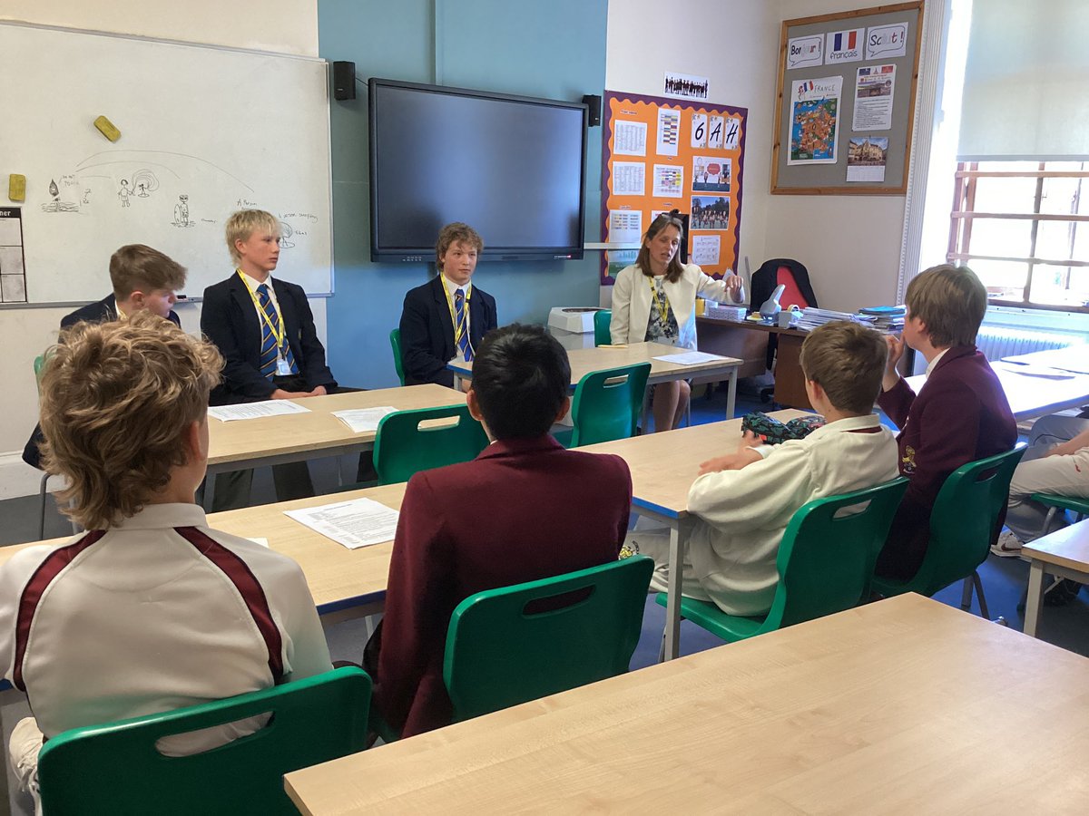 BWPSenior_Dept's tweet photo. Top Form took full advantage of the opportunity to ask some of our ex-Beechwoodians questions about the transition to senior school #movingonmovingup #momu
#beechwoodtopform @SASHerts https://t.co/VSUK9L4qBI