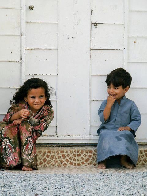 opset11's tweet photo. بعض الأشخاص أثناء مُجالستهم تشعر أنهم يزيدون الحياة حياة، حتى لو كنت في همٍ ينزاح هذا الهم عنك تمامًا، والبعض الآخر حتى لو كنت ممتلئًا بالحياة والحب والشغف،فإن�� ستشعر معهم بأنك مرهق، مثقوب، مُستنزف تتسلل منك الحياة،اختر من تجالس فتلك حقيقة هناك من يمتص الحياة منك دون أن تشعر🧳🚶🏻‍♀️ https://t.co/dy2H7xqTYI