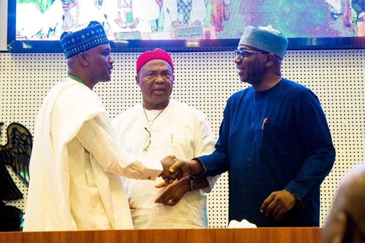 JajiKazeemAttah's tweet photo. #NassElection 

Gov. @RealAARahman has congratulated @Senator_Akpabio and Representative Tajudeen Abass on their emergence as Senate Pres. and HoR Speaker respectively. The Governor also congratulated Senator Jibrin Barau and Benjamin Kalu on their elections as DSP and DS. https://t.co/D4TZG3pIF4