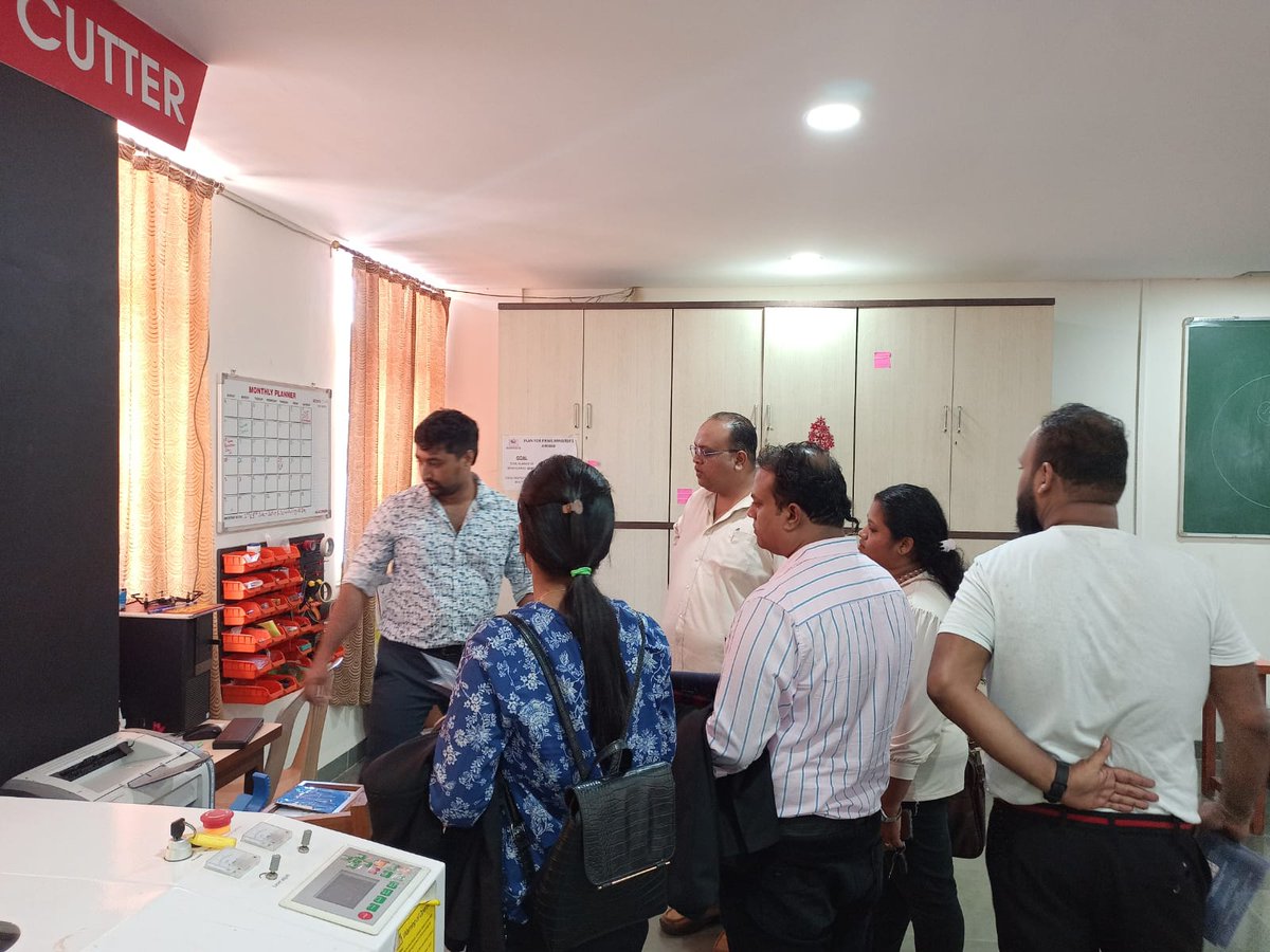 gsinc_goa's tweet photo. 🎉 𝐉𝐂𝐈 𝐆𝐨𝐚 had a visit at the Prototyping Lab! 😍 They were amazed by 3D technology, schemes💡and student projects. 👏🏼 They even talked about their own ideas and interests in lab products. 😎 Can't wait to see what they come up with next!

💪🏼 #prototypinglab #3Dtech https://t.co/lu2FAlfM1J