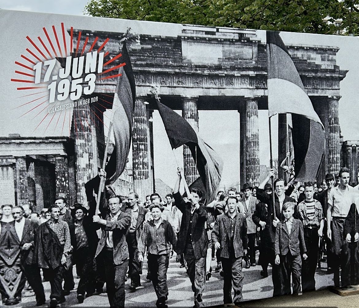 JN_Gesenhues's tweet photo. Diese mutigen Menschen gingen am 17. Juni 1953 gegen Unterdrückung und für Demokratie auf die Straße. Am Freitag werden wir im Deutschen Bundestag an sie erinnern. ✊🏼#Juni17 https://t.co/GW5yVncOui