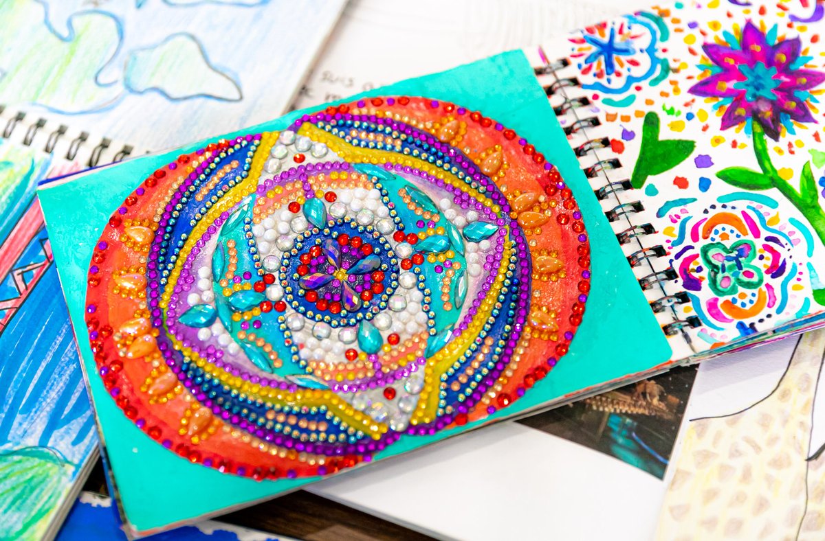 lfitokyo's tweet photo. ELEVES DU #LFITOKYO➡️PARTICIPEZ AUX #CARNETSDEVOYAGE '23
Toutes les formes d’expression sont possibles, #écriture, #peinture, #dessin, #collage, #photographie.
Les carnets sont à retirer auprès de M. LEROUX, 📷 seulement 30 carnets disponibles.
@AEFEAP
@aefeinfo
@FLTfapee https://t.co/4K86Aj08eS