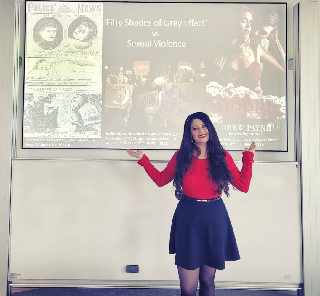 jan_katrina's tweet image. Can&apos;t believe it&apos;s been a whole month since 3 minute thesis! Being runner-up made my year ❤️

Catch my talk (content warning) ⚠️on &apos;The Sexualisation of Jack the Ripper&apos; 🔪🩸 here: 
youtu.be/YLQDsdEBytM

You can vote for the People&apos;s Choice Award! 🏆 👇
uobasops.formstack.com/forms/uob3mt23…