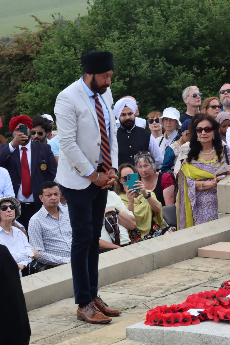 Privileged to lay a wreath on behalf of the 'Sikh Pioneers & Sikh Light Infantry Association UK' at the Chattri Memorial. 1/34th Sikh Pioneers suffered significant losses at Festubert & was the only Sikh regiment to win the covetted title 'Royal' for services rendered during #WW1