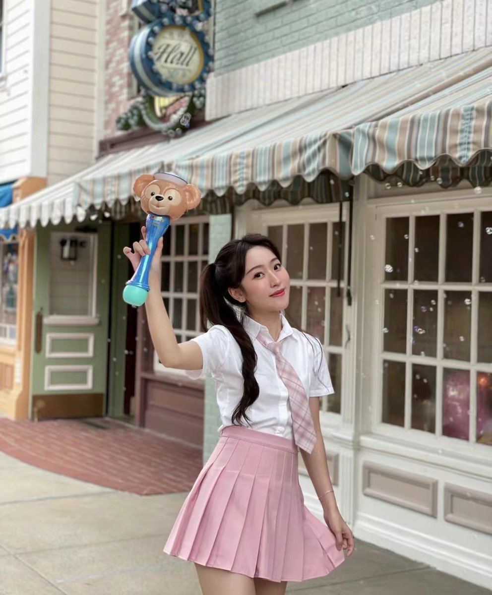 Duobao520's tweet photo. Living in the world of childhood📸 https://t.co/lRrcbd00va