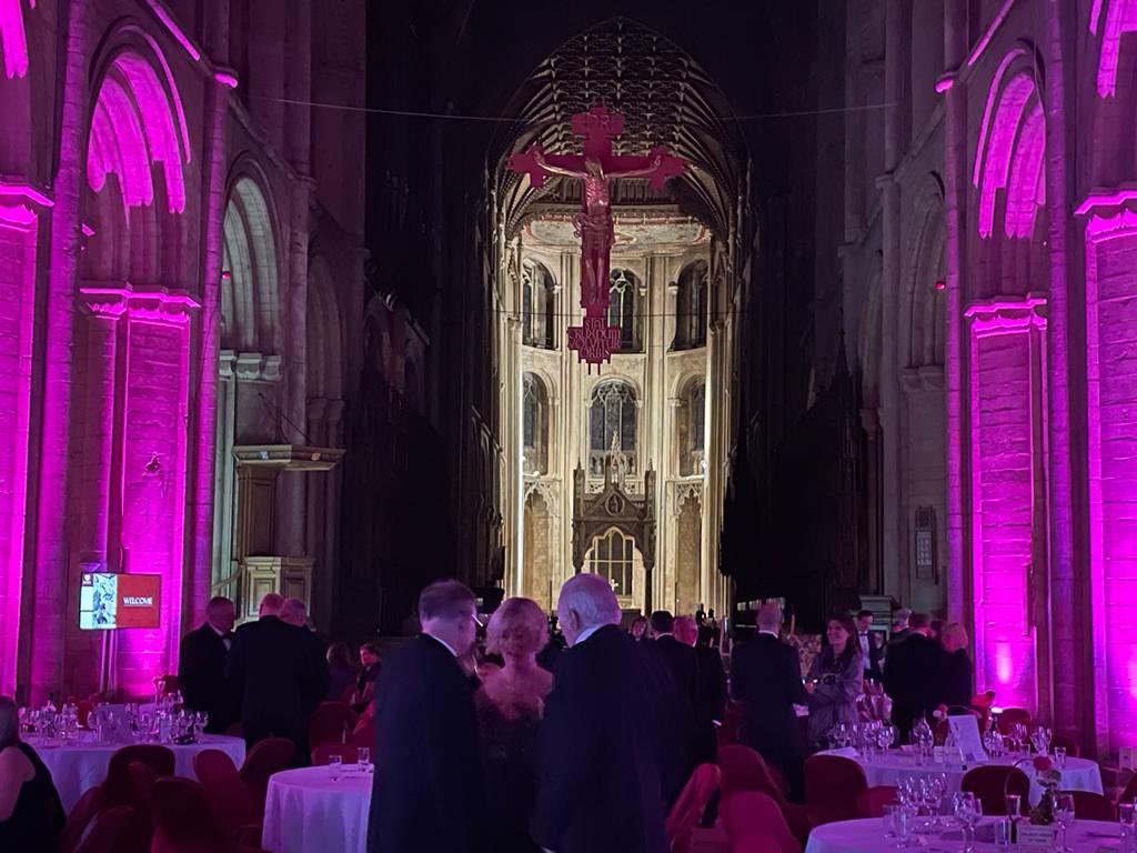 paulm_presenter's tweet image. At the weekend I was lucky enough to speak and host the @pborocathedral summer Nave Fundraiser. Lovely to be joined by Jessica Wall Auctioneer, @Jessica64789089 David Palmer @BatemansAuction
Great to talk about all things heritage in such a historic building. What a back drop!