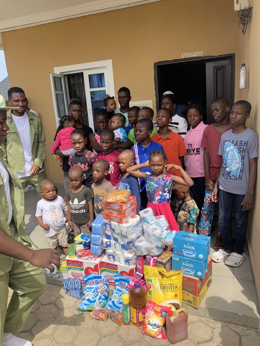 osundodeelcds's tweet photo. It's not how much we give, but how much love we put into giving
#mindthegap_ng
#DODEELCDS
#childrensday https://t.co/ih6CqplJfr
