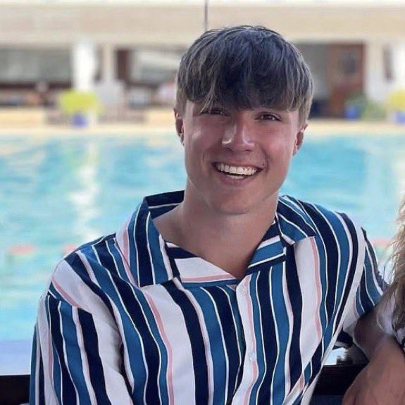 Laurence Fox tweet media