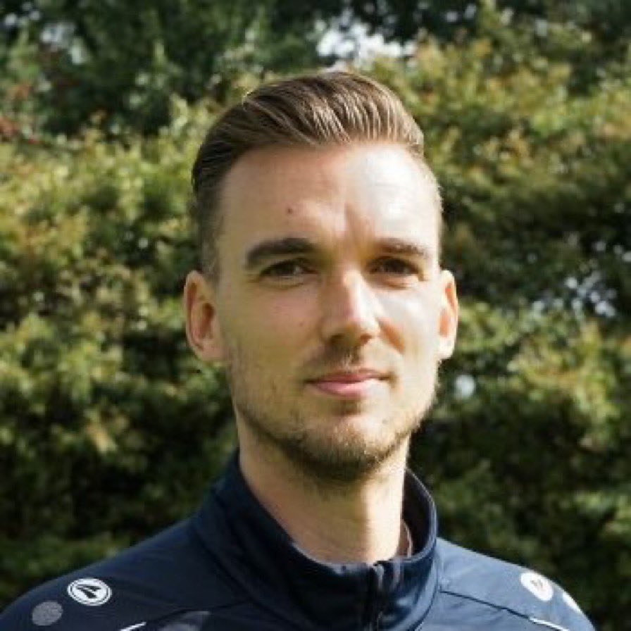 vvpelikaans's tweet photo. Pelikaan S heeft @Robbiewentink aangesteld als de nieuwe hoofdtrainer voor komend seizoen. Robbie heeft meerdere jaren ervaring als trainer bij oa VV Gorecht, Groen Geel, Bedum en de A1 jeugd van @fcgopleiding. Bestuur en staf verheugen zich op de samenwerking. https://t.co/uik2dijmad