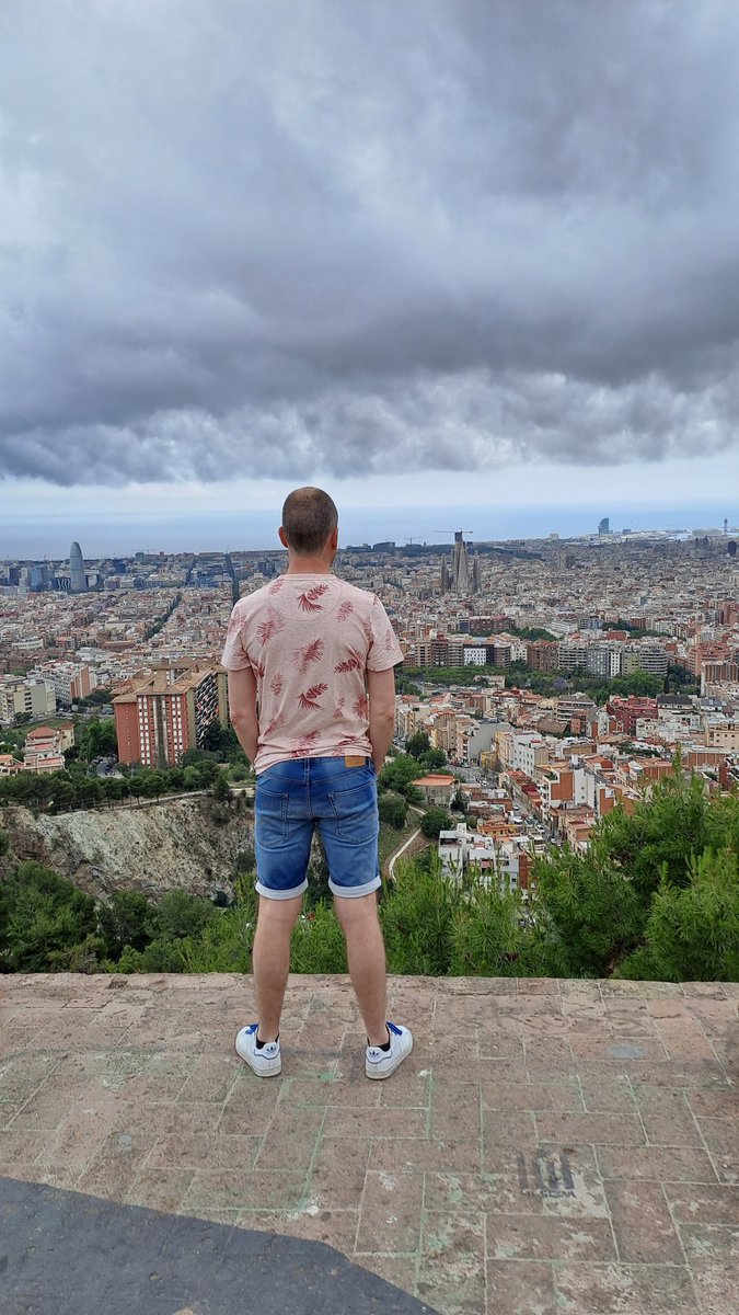 inthecloud_247's tweet photo. Having a few days off.
Enjoying Barcelona with my wife.
No #MsIntune stuff this week for week for me 😊
#Barcelona #nosuntoday https://t.co/T6D6NctpJ3