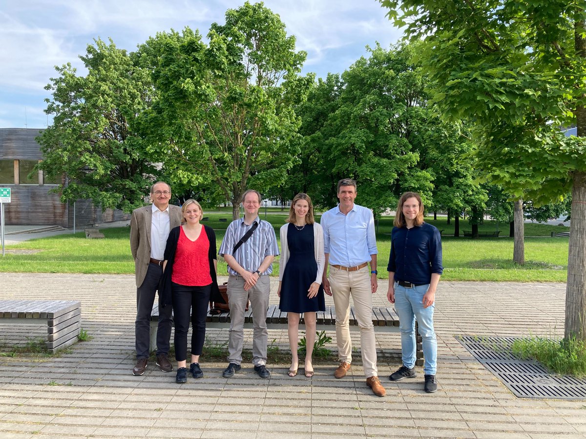 Thanks to Abby Doyle from the University of California for her visit in June! Her presentation was about Nickel (Photo)catalysis. We are looking forward to have you with us as plenary speaker at our conference LIT23 in October! Don`t miss registration 👉eventbrite.com/e/lit-conferen…