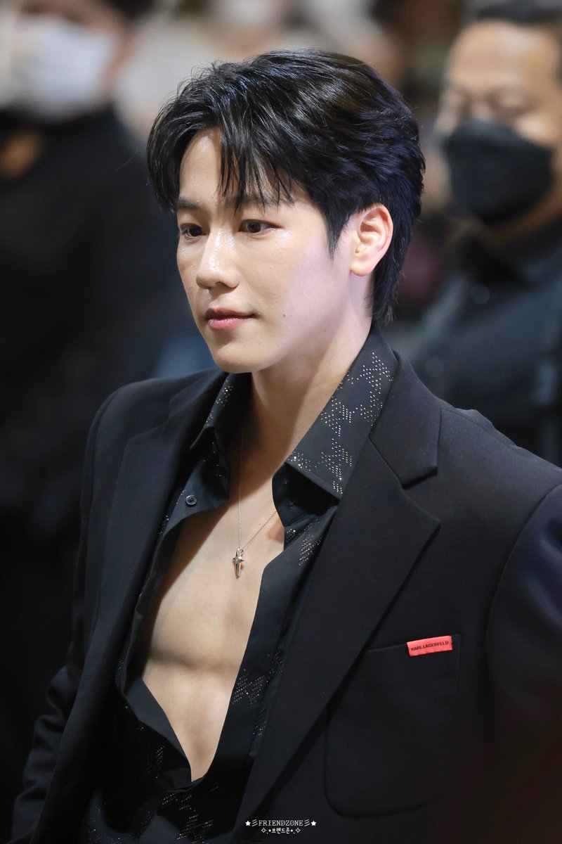 __FFRIENDZONE__'s tweet photo. 20230614 : SO HOT 🔥🔥🔥
@warwanarat #warwanarat
#YSLBeautyTHxWAR
[📸] : #FZ프렌드존 https://t.co/bPI5k0t7Pd