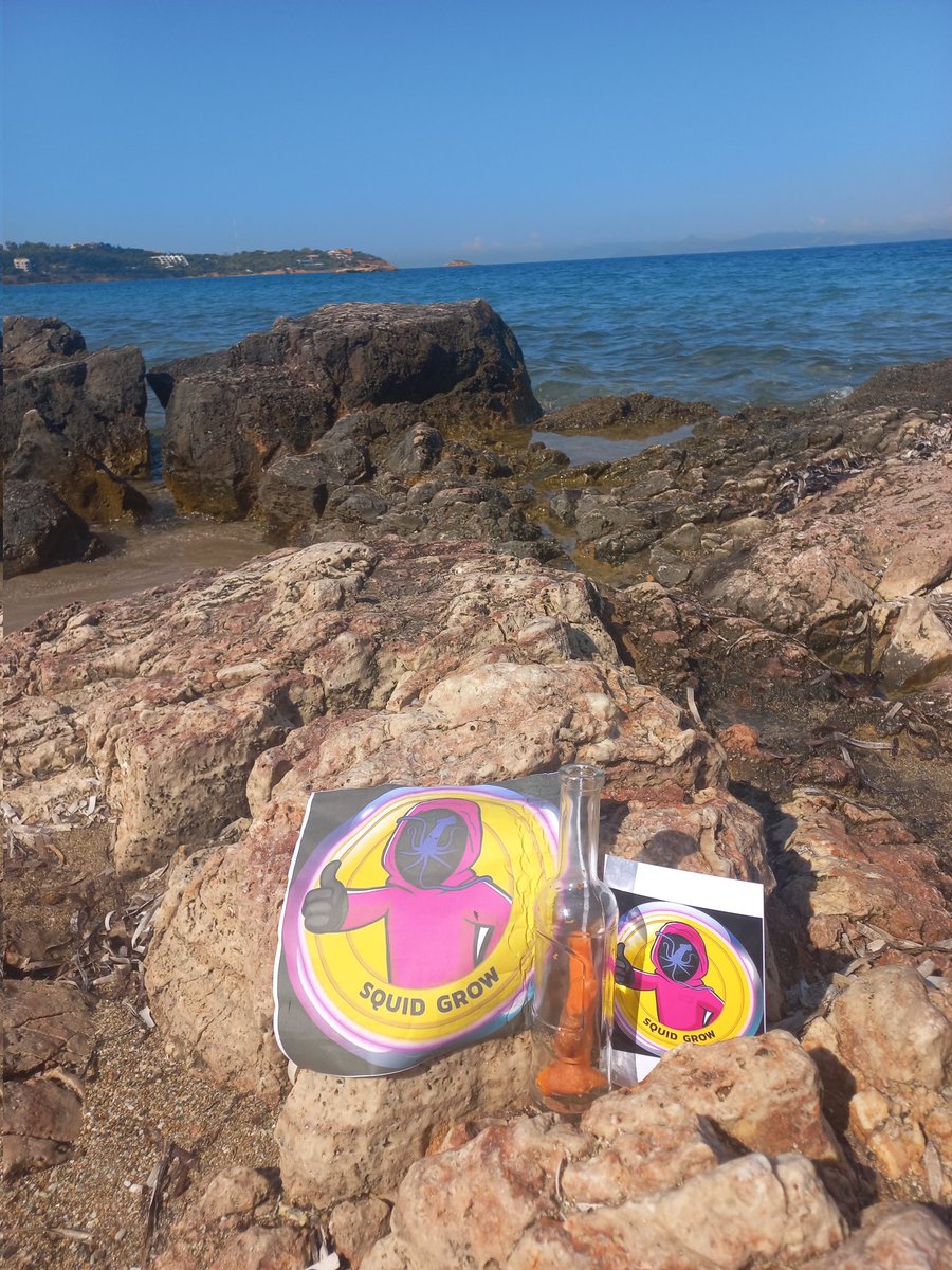 dreamofaman11's tweet photo. @Squid_Grow Morning walk on the beach and i found a bottle with a message inside. #SquidGrow #SquidGrowWorldTour.. message was clear but what are those carrots for and how did that message travelled to Greece? Anyone knows, maybe #shibtoshi does..
@GreekCryptoComm @CryptoNionios @asatico https://t.co/VJH5gbYXE5