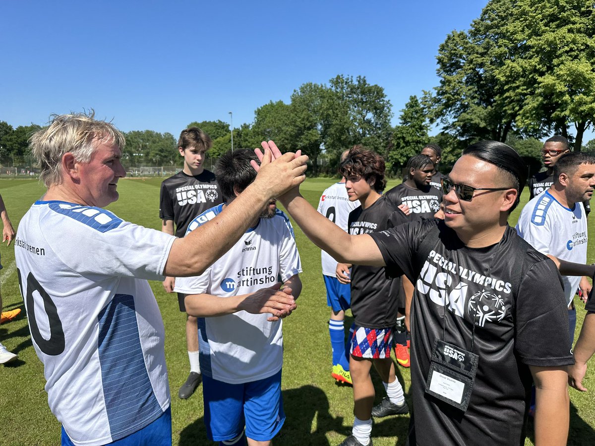 Our 🇺🇸 @specialolyUSA Unified Soccer Team had a scrimmage with their new friends from 🇩🇪 Special Olympics Bremen!  The game was great preparation for the team as they get ready to take on the 🌎 world at @SOWG_Berlin2023!

#Cheer4USA #cityhawkspride @SpecOlympicsNY #PlayUnified