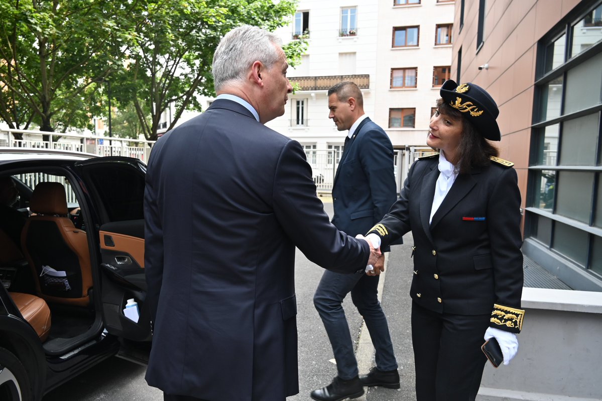 Préfet de la Seine-Saint-Denis (@prefet93) on Twitter photo #Influence
<a href="/BrunoLeMaire/">Bruno Le Maire</a>, présent à la 1⃣ere AG de l' <a href="/Umicc_/">UMICC</a> , a salué le travail effectué par la fédération dans le cadre des discussions autour de la nouvelle loi visant à encadrer l’influence commerciale & à lutter contre les dérives des influenceurs sur les réseaux sociaux #Influence
<a href="/BrunoLeMaire/">Bruno Le Maire</a>, présent à la 1⃣ere AG de l' <a href="/Umicc_/">UMICC</a> , a salué le travail effectué par la fédération dans le cadre des discussions autour de la nouvelle loi visant à encadrer l’influence commerciale & à lutter contre les dérives des influenceurs sur les réseaux sociaux