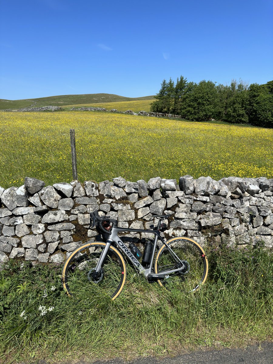 SteveFlemingM9's tweet photo. Nice ride to Malham with Marian yesterday. We had the place to ourselves, very few cars. #malham #cycling #yorkshiredales #orbeagain @Orbea https://t.co/lrGcPj4dHb