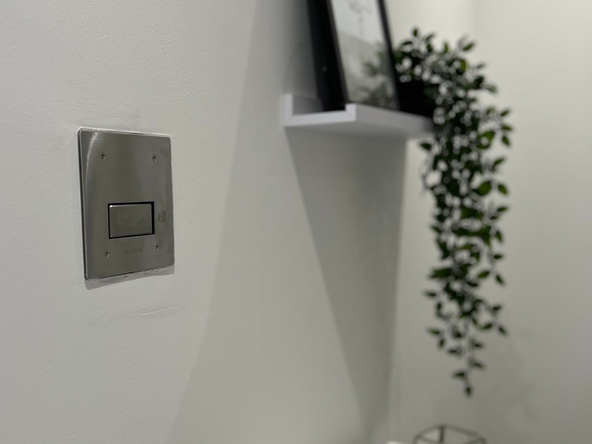 MistekLTD's tweet photo. Take a look inside this open-plan apartment in Cheadle, Stockport. Automist was installed to bring the property back in line with the building regulations as part of a fire strategy during the development of the entire building.
#firesafety #automist #firesprinkler #openplan https://t.co/dwqcuIQ7wv