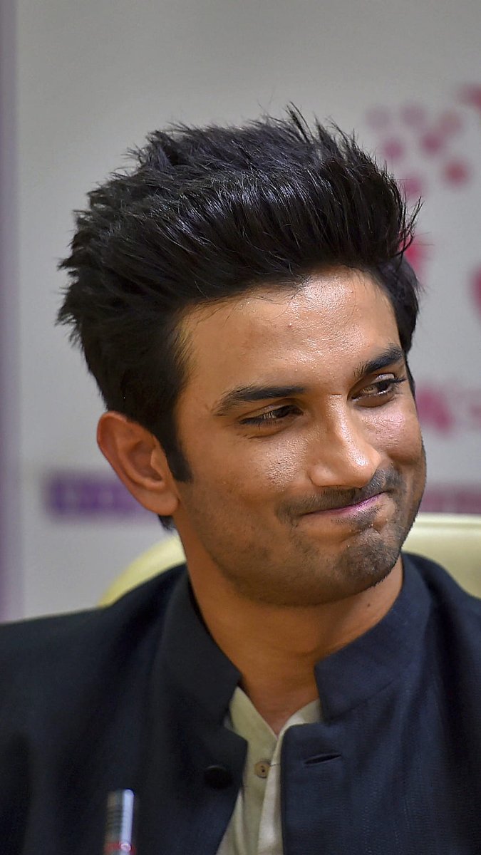 hunterprince23's tweet photo. आज भींगी है पलके तुम्हारी याद में 
आकाश भी सिमट गया अपने आप में 

आंख की बुंद ऐसे गिरी ज़मीन पर 
मानों चांद भी रोया हो तेरी याद में ....

          Miss u sir 😓

             R.I.P 🙏
            @itsSSR https://t.co/krGFRCHXU9