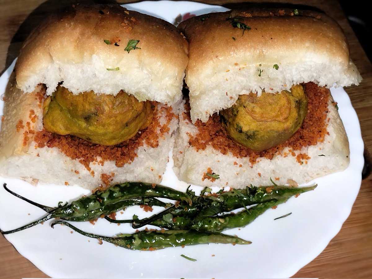 QuickRecipes_AF's tweet image. VADA PAV